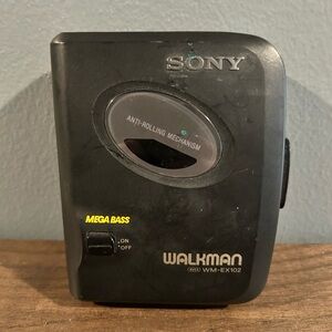 Sony Walkman Cassette Tape Player TESTED AND WORKS